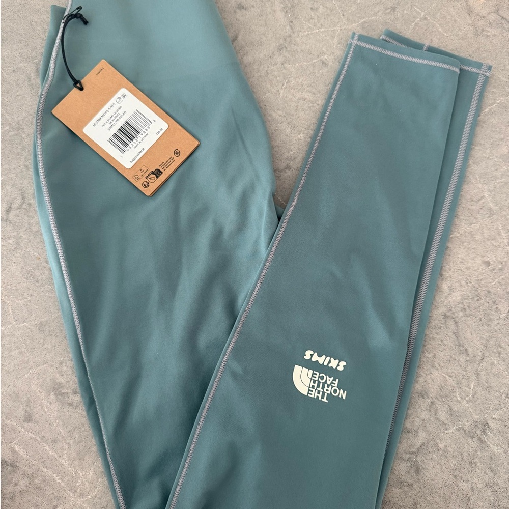 SKIMS X NORTH FACE REFINA LEGGINGS NWT SMALL KYANITE